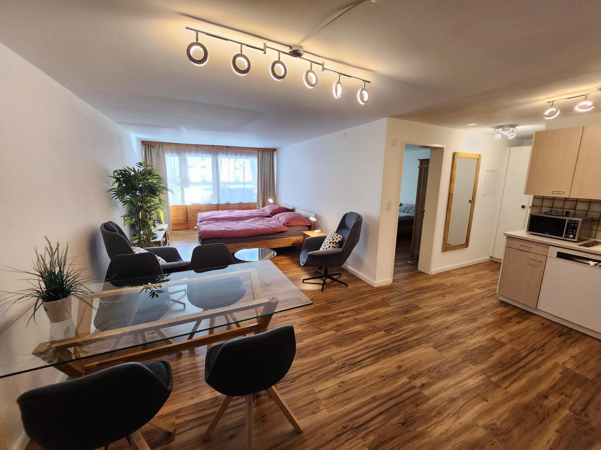 Appartamento 2 Neben Talstation Parsennbahn Und Buenda-lift Mit 60m2 Grosser, Privater Dachterrasse Davos