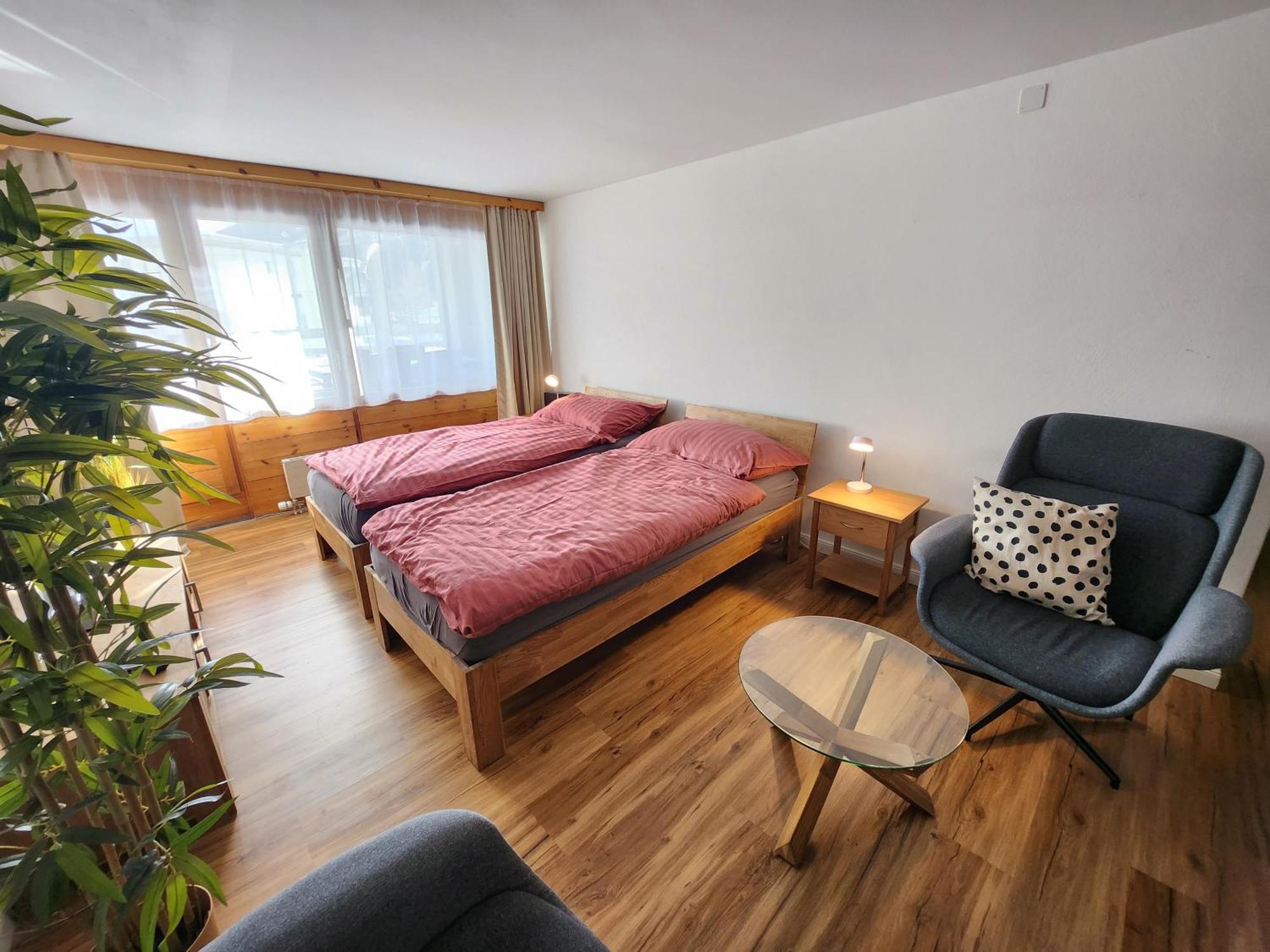 Appartamento 2 Neben Talstation Parsennbahn Und Buenda-lift Mit 60m2 Grosser, Privater Dachterrasse