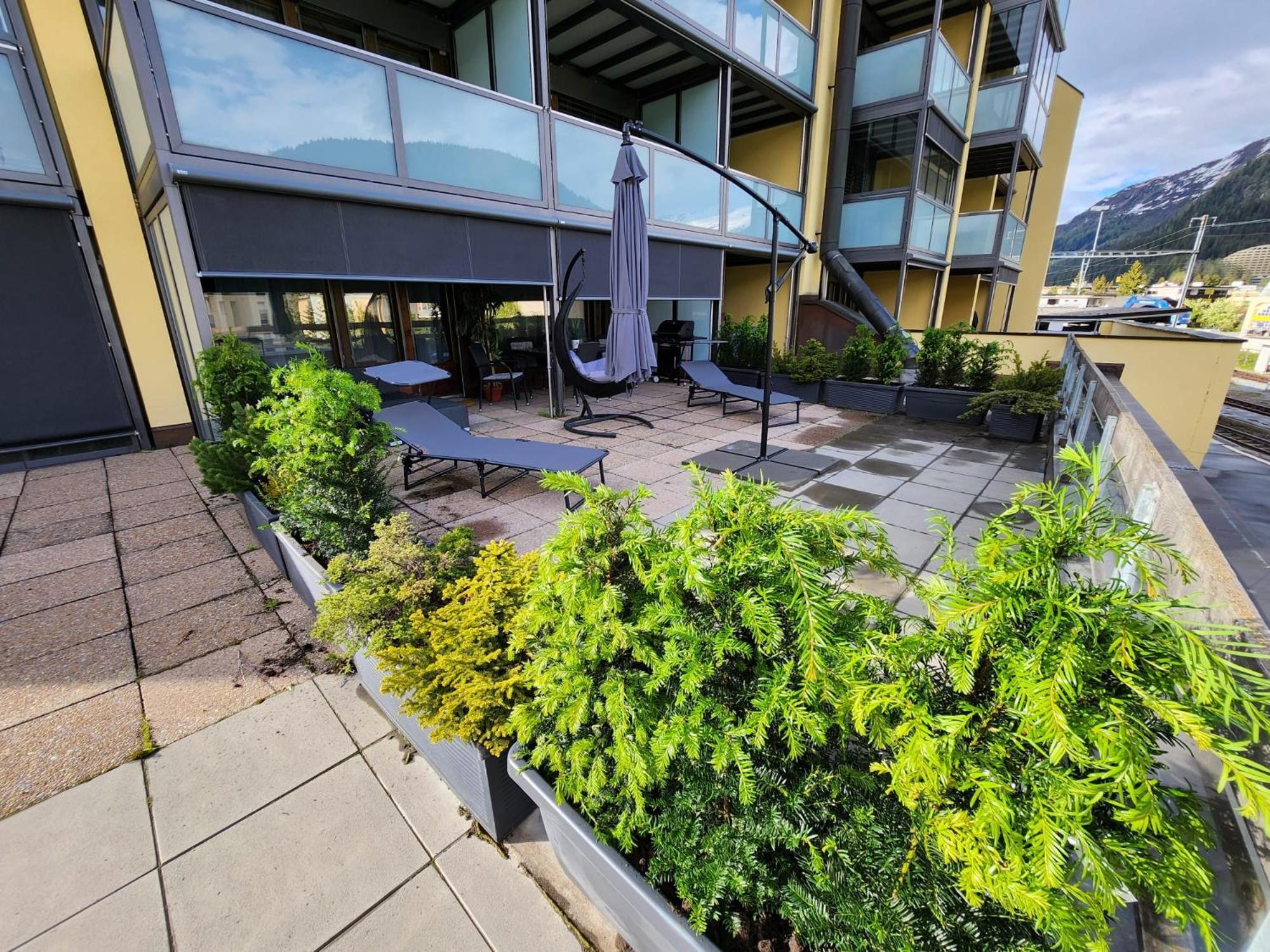 2 Neben Talstation Parsennbahn Und Buenda-lift Mit 60m2 Grosser, Privater Dachterrasse Appartamento